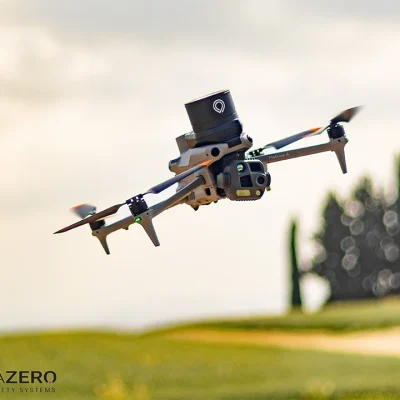 ParaZero SafeAir DJI Matrice 4 Fallschirmsystem