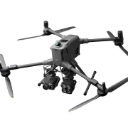 dji matrice 400 RTK seitlich von oben mit Zenmuse h30T&V1&S1